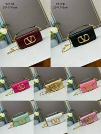 Picture of Valentino Handbags _SKUfw138371011fw